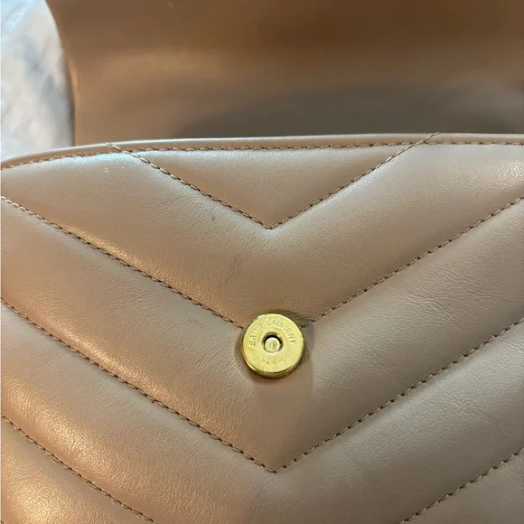 SAINT LAURENT

Calfskin Y Quilted Monogram Toy Loulou Crossbody Bag Dark Beige - Picture 6 of 11